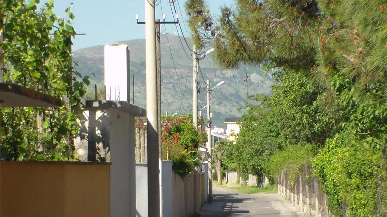 Shkoder Hotel Temali Exteriör bild