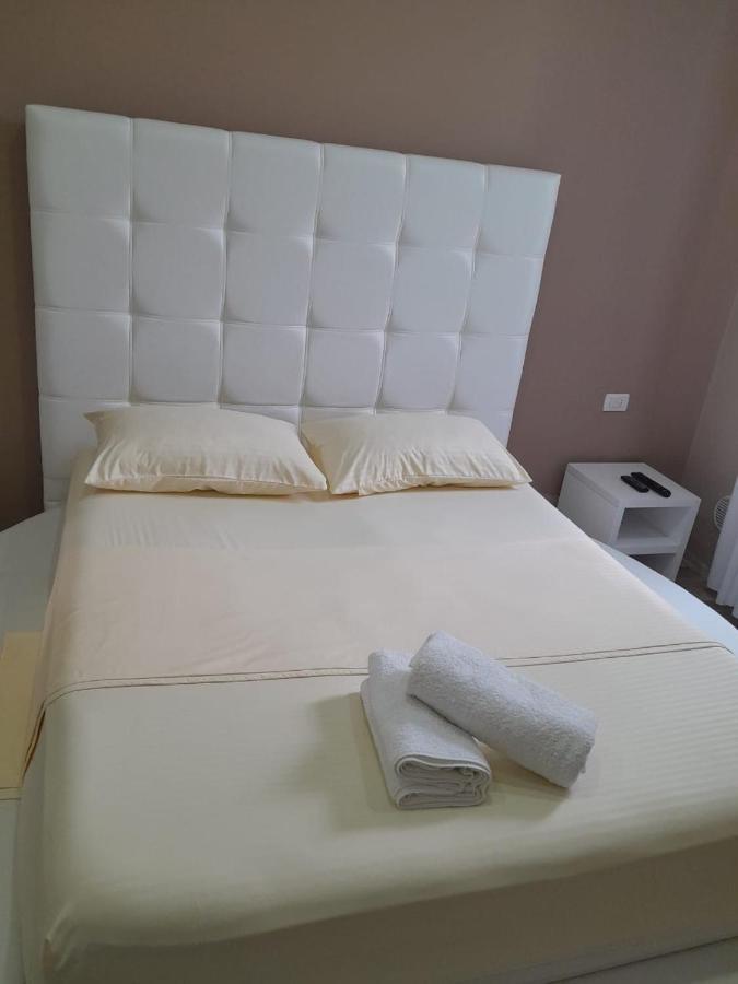 Shkoder Hotel Temali Exteriör bild